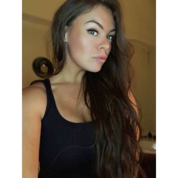 Meet your Posher, Vanessa - Picture 1 of 1